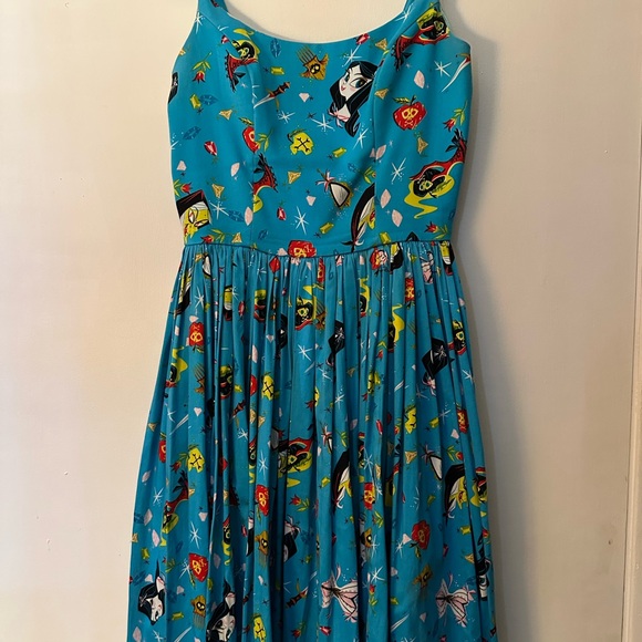 Pinup Couture Snow White - Picture 1 of 4